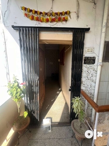 2BHK FLAT AT HUSSAINGANJ IN MIDDLE OF THE CITY