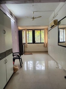 2 BHK Flat for rent in Khar West, Mumbai - 750 Sqft