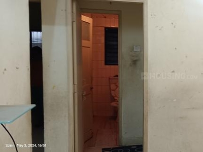 2 BHK Flat for rent in Prabhadevi, Mumbai - 724 Sqft