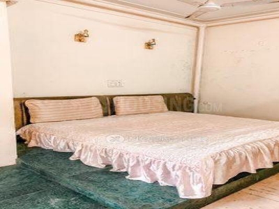 3 BHK Flat for rent in Santacruz West, Mumbai - 1500 Sqft