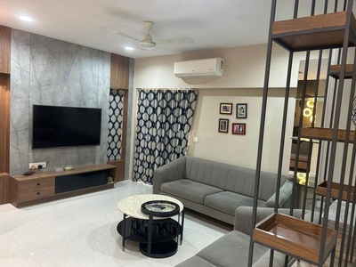3 BHK Flat for rent in Vaishno Devi Circle, Ahmedabad - 2500 Sqft