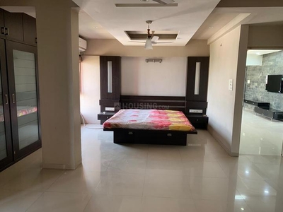 4 BHK Flat for rent in Thaltej, Ahmedabad - 2500 Sqft