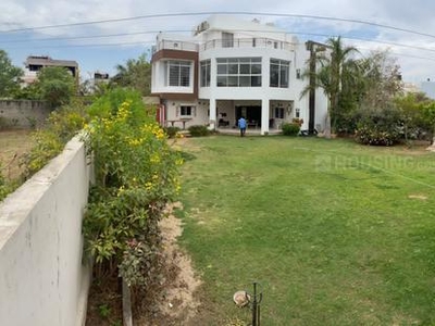 6 BHK Villa for rent in Vaishno Devi Circle, Ahmedabad - 10000 Sqft