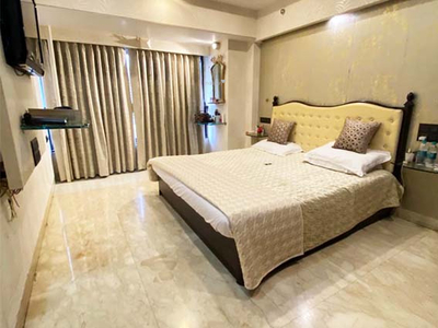 2400 sq ft 4 BHK 3T Apartment for sale at Rs 6.92 crore in K Raheja Classique in Andheri West, Mumbai