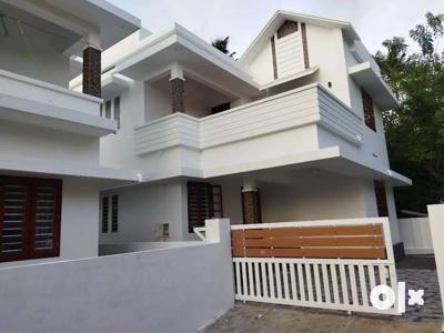 Aluva Thattampady 3.500 Cent 3 Bhk Attached 1400 Sgf. New House