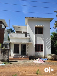 Alluring 1250 SqFt 3bhk,4cent New Villa ,Thrissur
