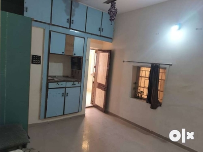 1 bhk flat available on rent in Paldi.