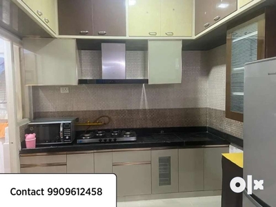 2 bhk flat fully furnished prime location
