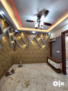 2 BHK FLOOR , SEMI FURNISHED , LIFT WITH CAR PARKING
