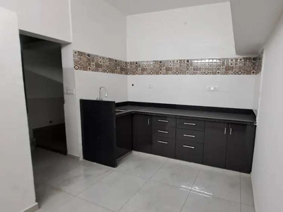 2BHK ROAD TOUCH SAMIFURNISHED FLET FOR RENT NEW SAMA ROAD