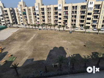 3 bhk floor available for rent