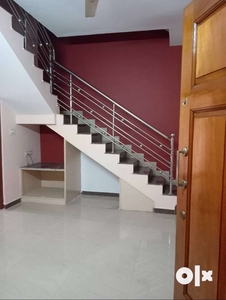 4 BHK duplex house with parking for rent in Kumaraswamy Layout
