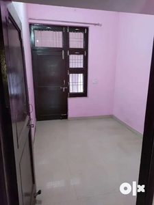 Floor for rent in housing board colony, sector 1
