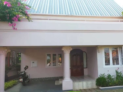 Kadavanthara porch villa for rent