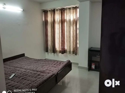 Single room with attached washroom ( no kitchen ) available for rent