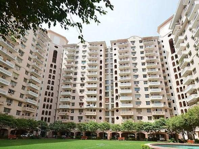 4 BHK 1750 Sq.ft. Residential Apartment for Sale in DLF Phase V, Gurgaon
