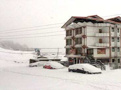 Hotels 10000 Sq.ft. for Sale in Kufri, Shimla