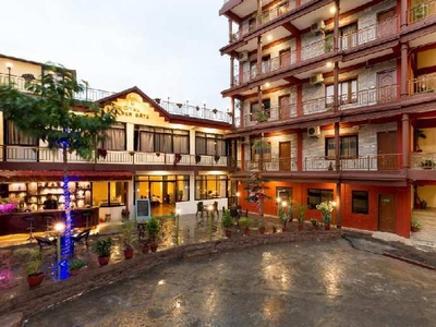 Hotels 6000 Sq.ft. for Sale in Block-K Mahipalpur,