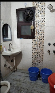 2 BHK Flat for rent in Dwarka Mor, New Delhi - 800 Sqft