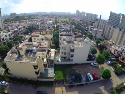 2000 sq ft 3 BHK 3T East facing BuilderFloor for sale at Rs 2.40 crore in SS Mayfield Garden in Sector 51, Gurgaon