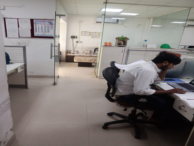 Office Space 1000 Sq.ft. for Rent in Mathura Road, Delhi