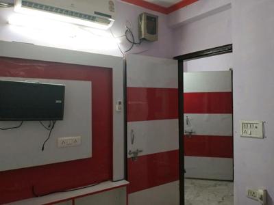 1 RK Flat for rent in Anand Vihar, New Delhi - 300 Sqft