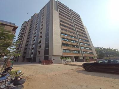 4 BHK Flat for rent in Iscon Ambli Road, Ahmedabad - 3500 Sqft