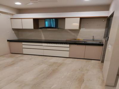 4 BHK Flat for rent in Thaltej, Ahmedabad - 3000 Sqft