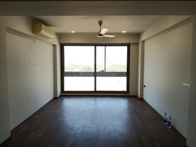 4 BHK Flat for rent in Vaishno Devi Circle, Ahmedabad - 3500 Sqft