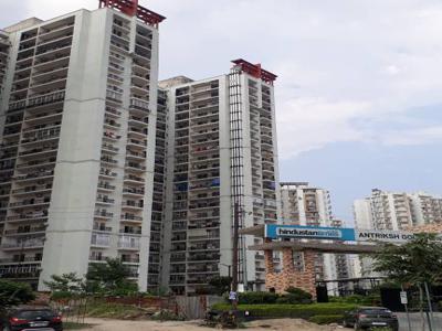 985 sq ft 2 BHK 2T East facing Apartment for sale at Rs 65.00 lacs in Antriksh India Golf View I Phase II 13th floor in Sector 78, Noida