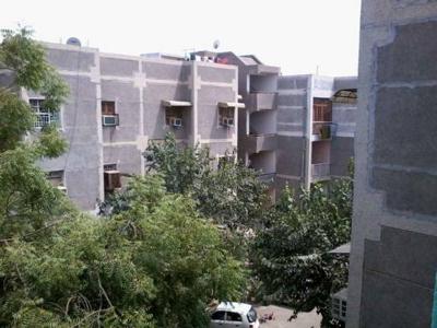 950 sq ft 2 BHK 2T West facing Apartment for sale at Rs 88.00 lacs in Project 2th floor in Sector 17 Dwarka, Delhi