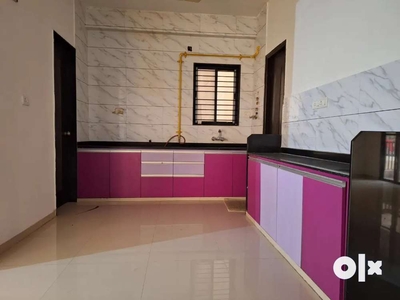 3 bhk semifurnished flat available on rent in vasna road.