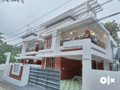 5BHK BEAUTIFUL EXCELLENT INDEPENDENT NEW HOUSE NEAR PEROORKADA TVPM