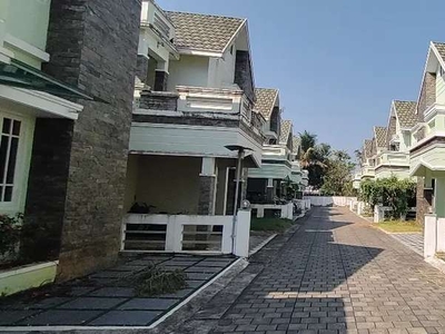 Nedumbasery near Athani 3 bhk semi furnished gated villa for rent