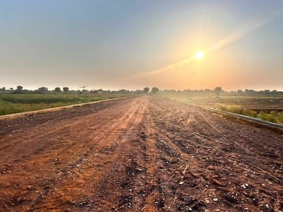 Yamuna Expressway Near Plot