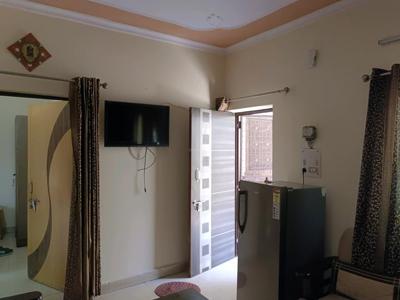 2 BHK Flat for rent in Pitampura, New Delhi - 750 Sqft