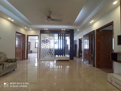 4 BHK Flat for rent in Freedom Fighters Enclave, New Delhi - 1850 Sqft