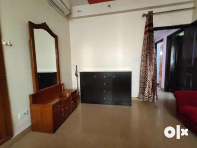 4 bhk fully furnished flat in dwarka sector 11