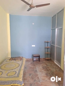 1 room set well maintained for 1bachelor in vinamra khand gomti nagar