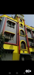 2 bhk flat for rent, top floor, market, bank nearby..