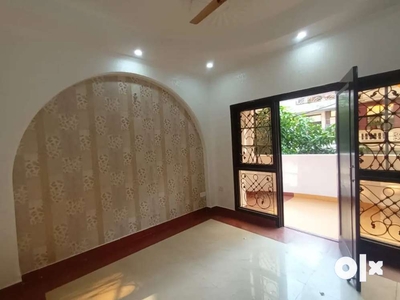 2 bhk fully renovated flat in gyan khand 1 for sale