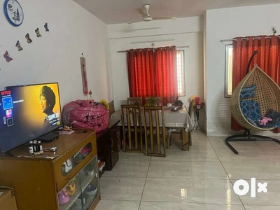 2bhk spacious, semi furnished flat on rent in nepaniya for family @16k