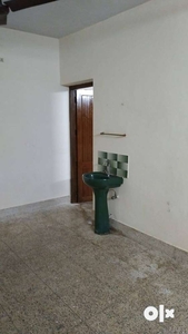 3 BHK FOR BACHLORS / FAMILY . UN FURNISHED . GROUND FLOOR.