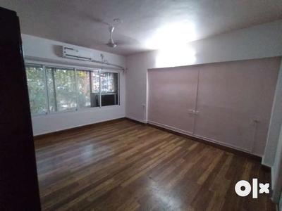 3.5bhk semi furnished flat available for rent in santacruze west