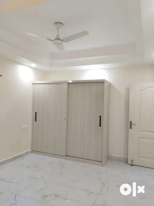 3bhk semi furnished apartment available at prime location
