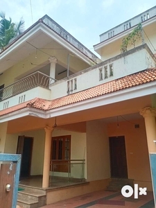 4 BHK @ Eroor, 1.5 km from Tripunithura Metro Station and Railway Stat