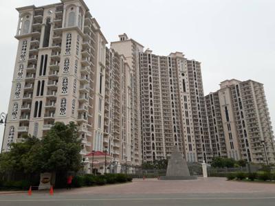 1827 sq ft 3 BHK 3T Completed property Apartment for sale at Rs 100.00 lacs in DLF Regal Gardens in Sector 90, Gurgaon
