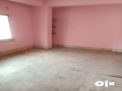 South Facing Airy 3 bhk flat for Sale in dumdum airport.