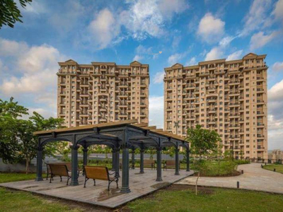 1550 sq ft 3 BHK 3T West facing Apartment for sale at Rs 1.35 crore in K Raheja Vistas Building B2 in NIBM Annex Mohammadwadi, Pune
