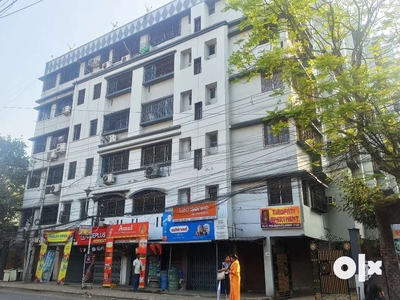 3 BHK flat on G T Road near LALBABA COLLEGE and BELUR MATH.